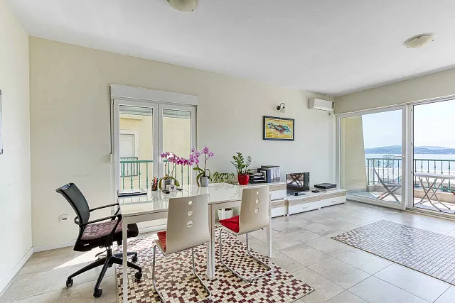 Apartment with Sea View, Bijela — photo 10